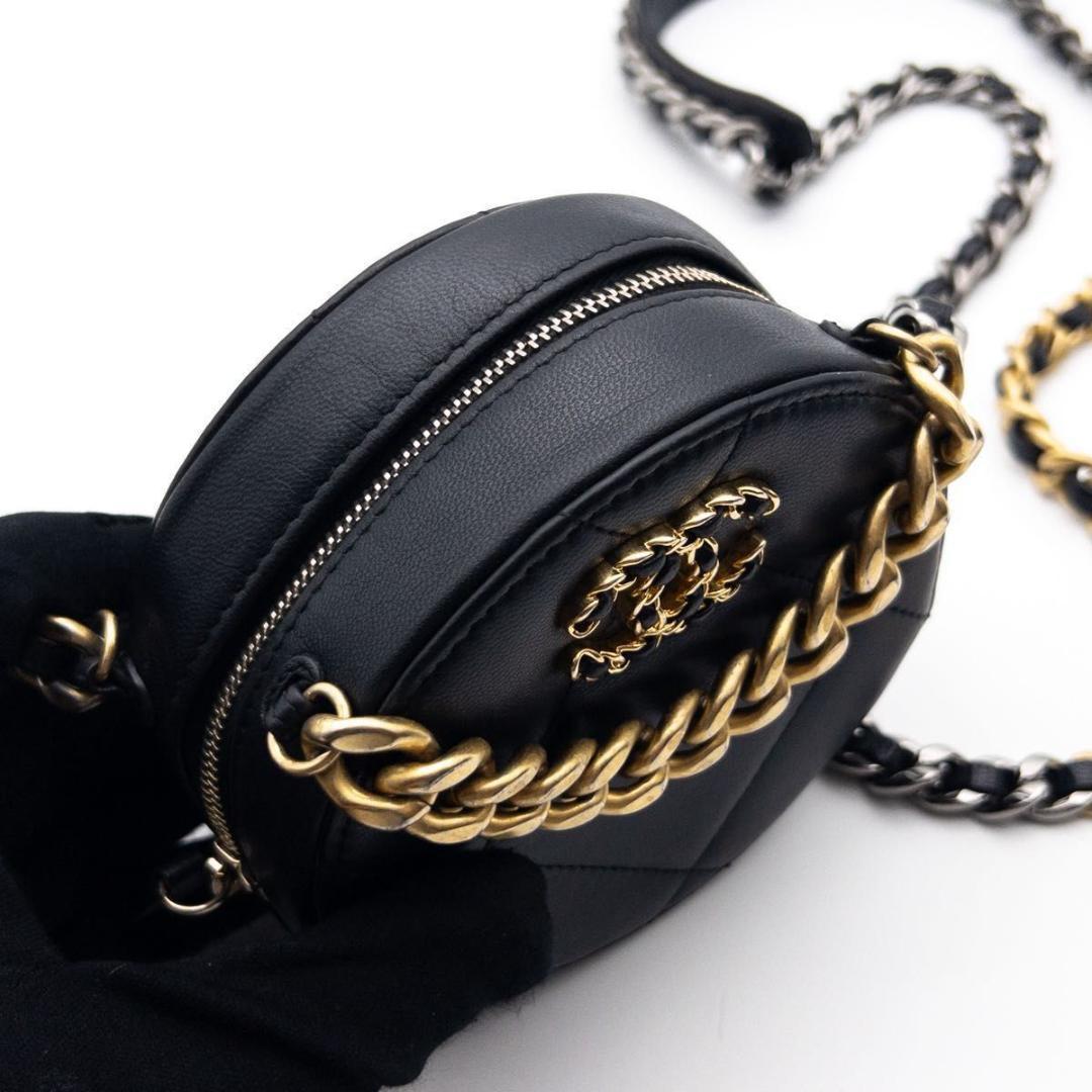 【未使用級】CHANEL 19 ラウンドチェーンショルダーバッグ　レザー