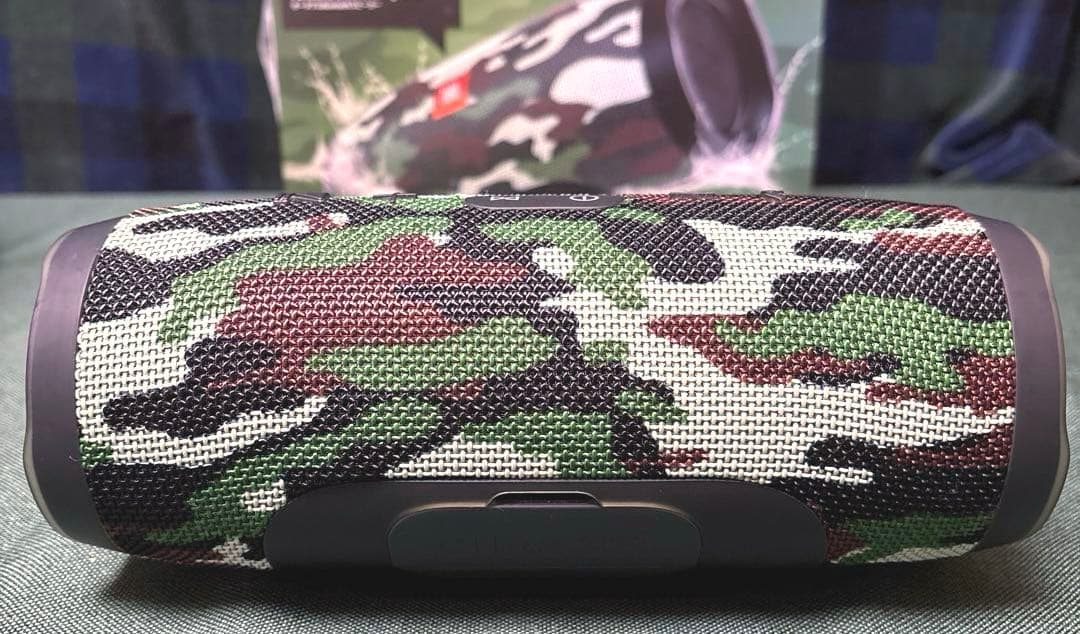 美品 JBL Charge 3　チャージ3 Bluetoothスピーカー　迷彩柄