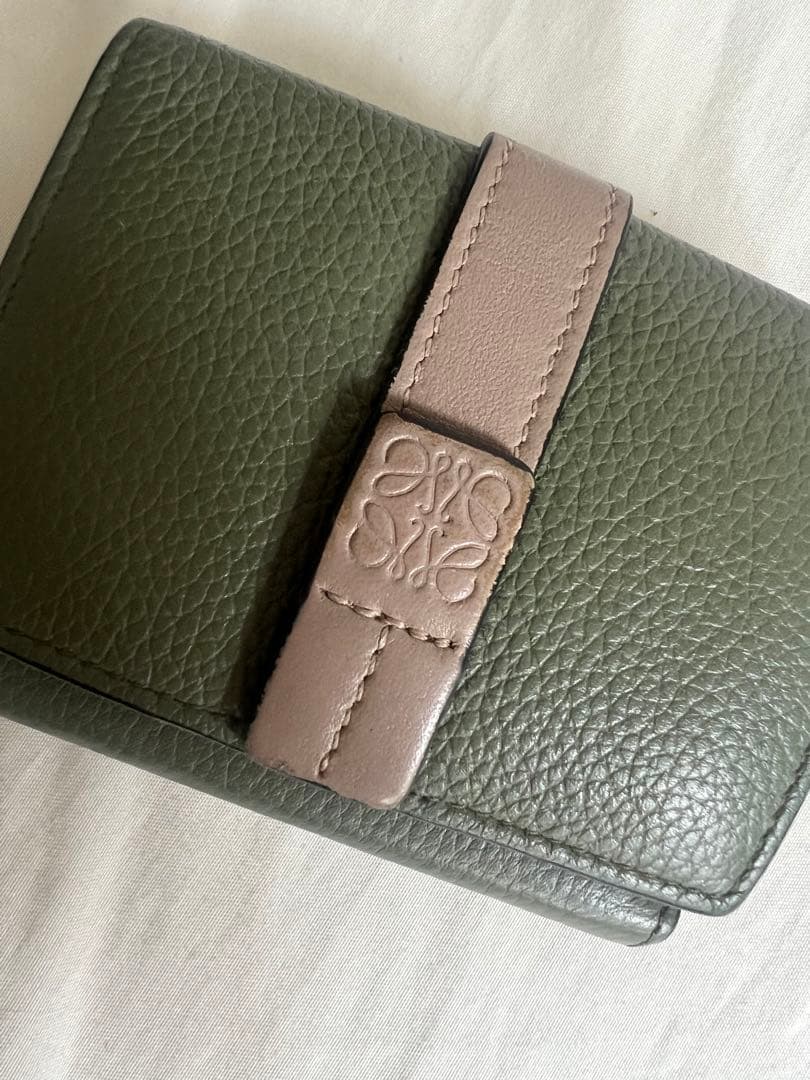 美品✨LOEWE ロエベ　トライフォールドウォレット　アボカド