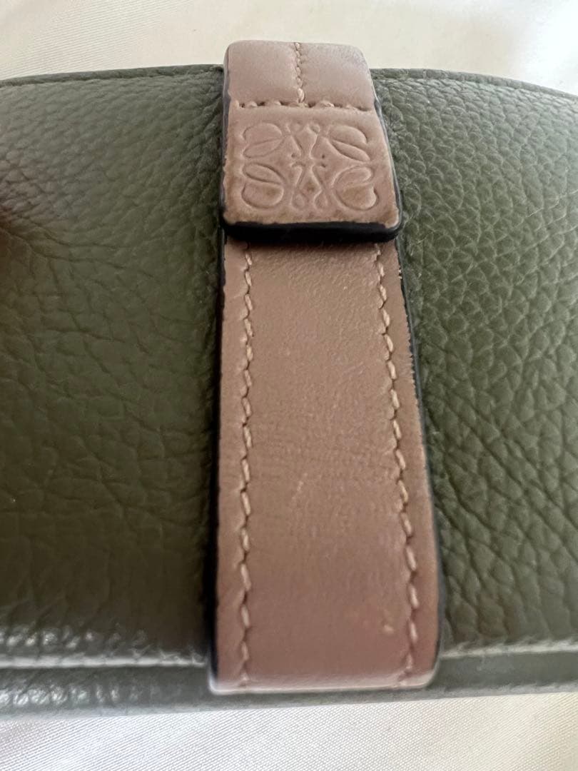 美品✨LOEWE ロエベ　トライフォールドウォレット　アボカド