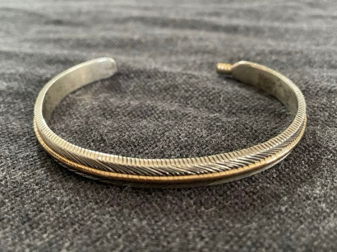 ナバホ ハーヴィーメイス フェザーバングル 12KGF