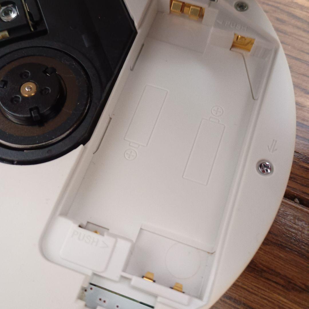 K*様 送料込み 動作品 ソニーCDウォークマン D-NE800　オマケ有り