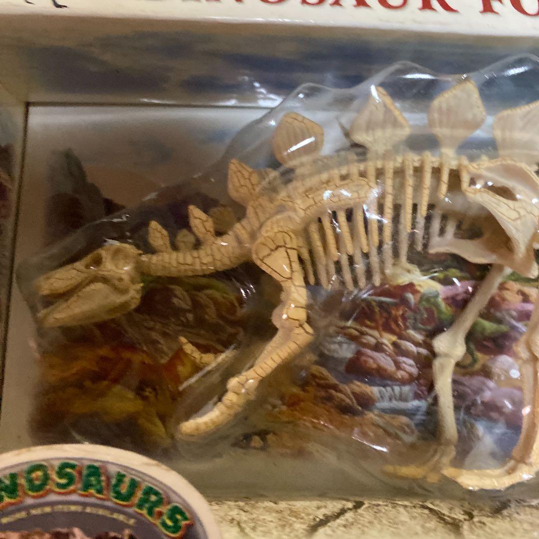 恐竜骨格フィギュア