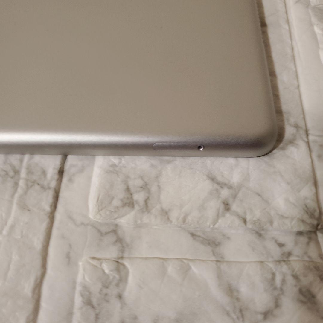 211 iPad 7世代 128GB SIMフリー シルバー