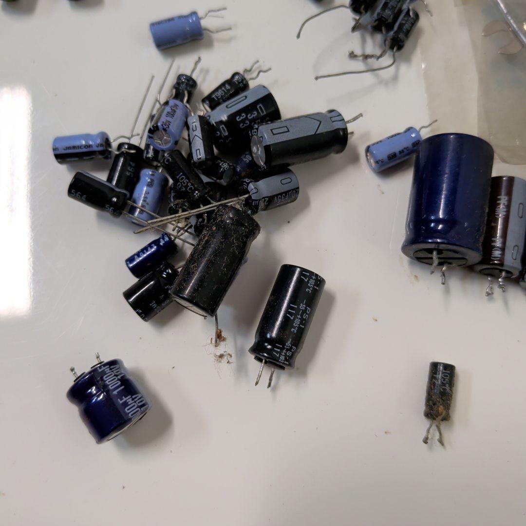 電解コンデンサーセットとゴムベルト