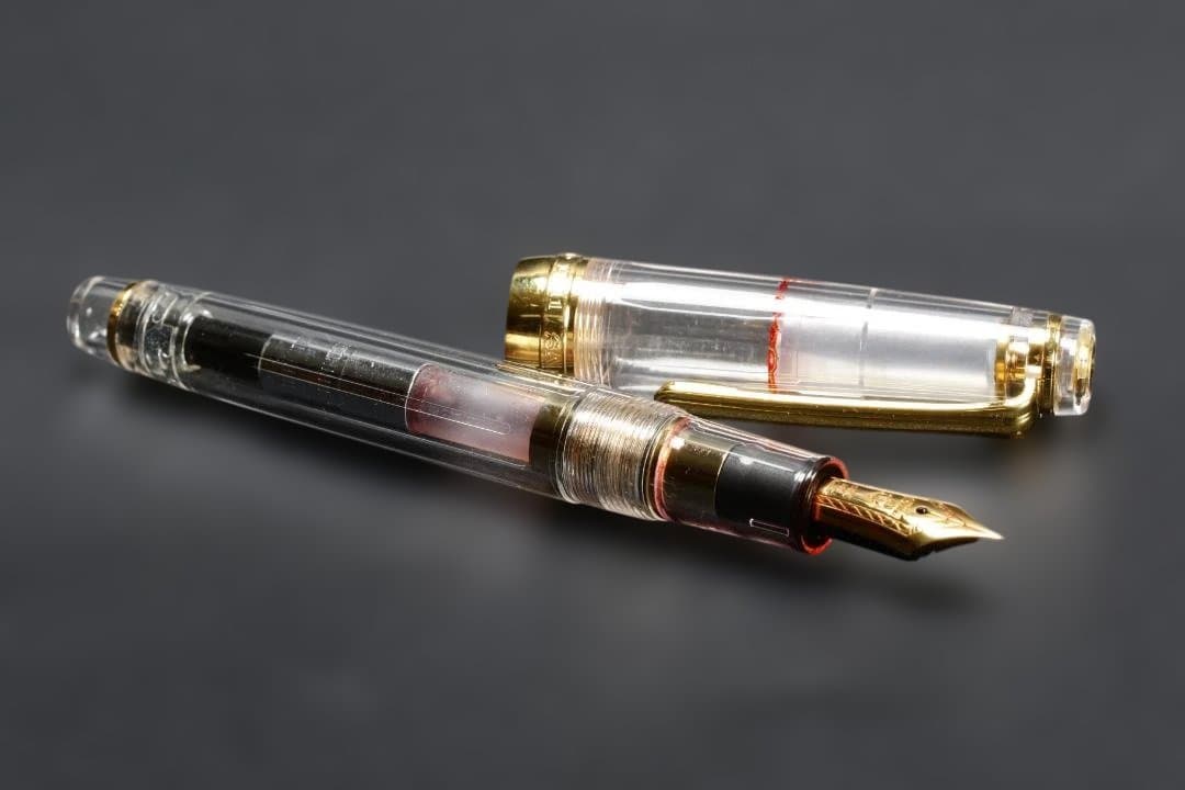 SAILOR セーラー FOUNDED 1911 万年筆 赤 14K 金ペン