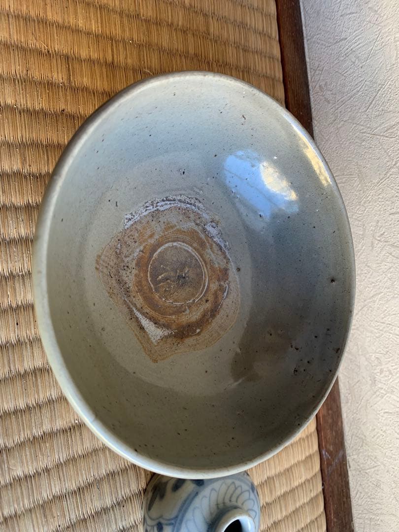 中国宋時代青磁お茶碗と明時代染付小壺