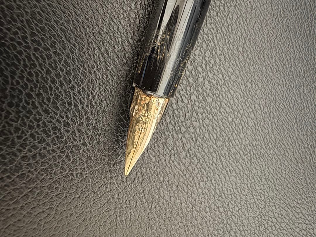 Montblanc 黒い万年筆