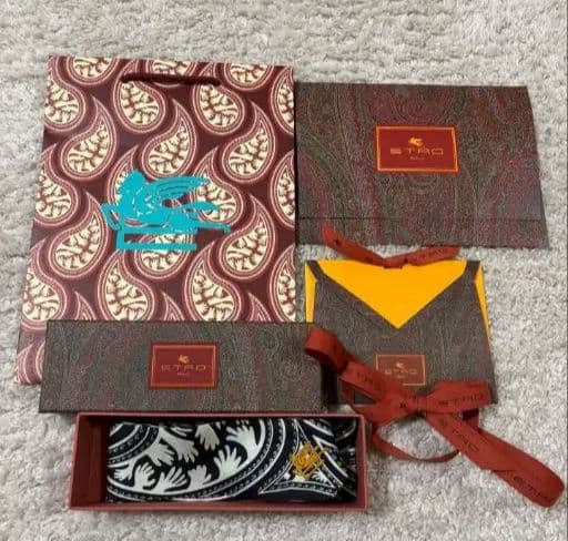 髙橋海人 ETRO ペイズリーナ ブラック