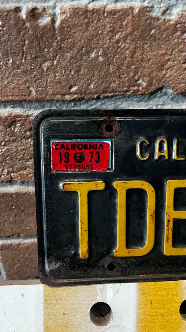 USA アメリカ　アメ車　lowrider カリフォルニア州ナンバープレート