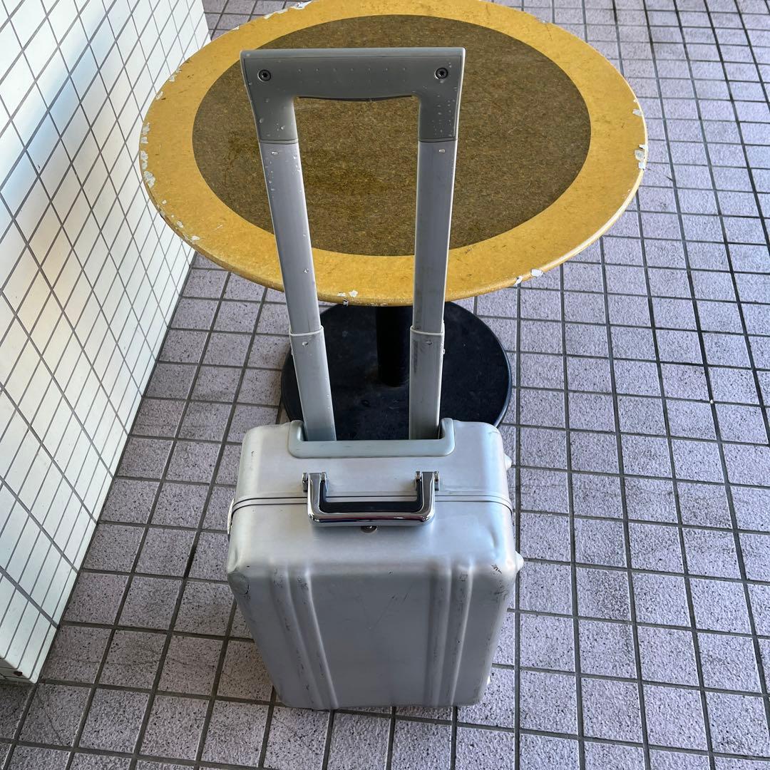 ZEROハリーバートンのキャリーバッグです