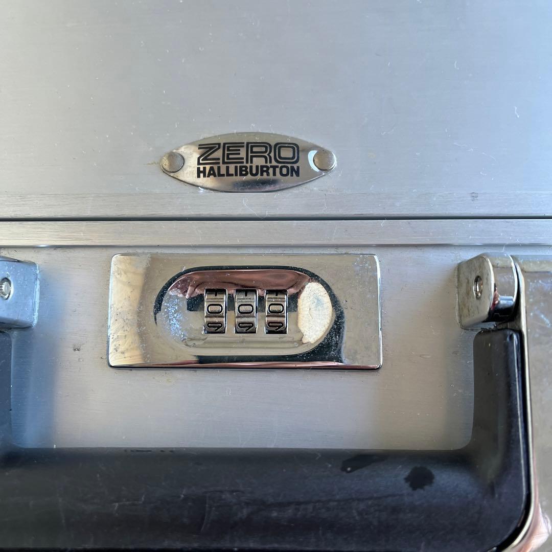 ZEROハリーバートンのキャリーバッグです