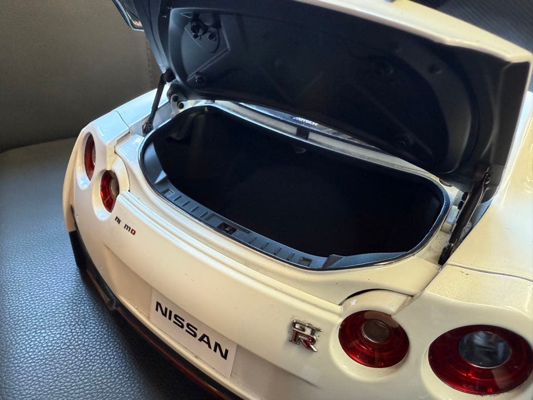 デアゴスティーニ　日産Nissan GT-RニスモNISMO ファイル資料全巻付