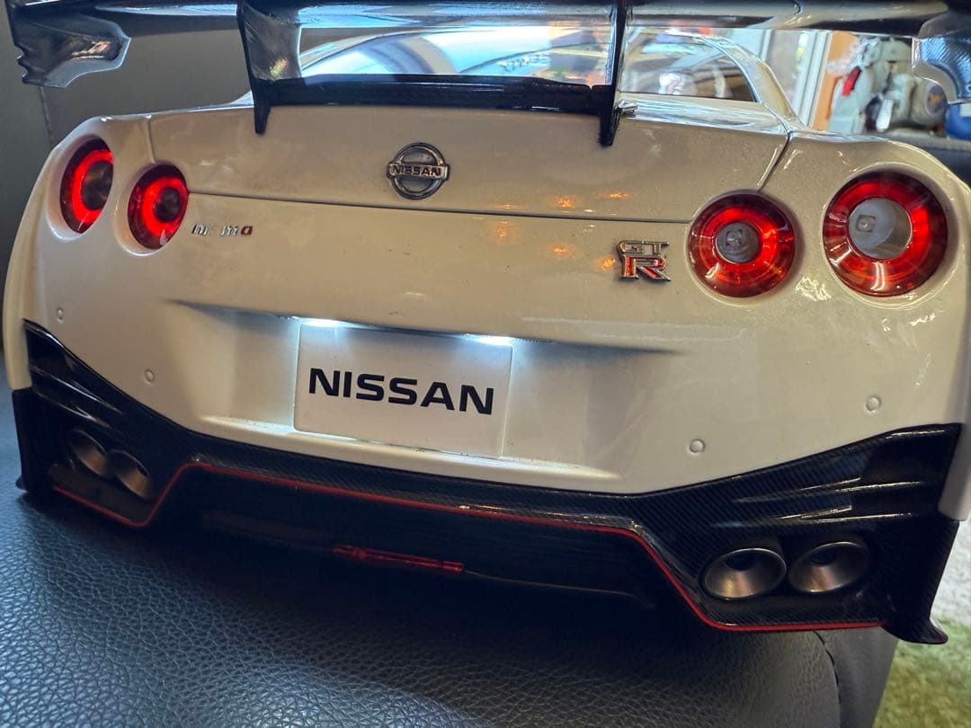 デアゴスティーニ　日産Nissan GT-RニスモNISMO ファイル資料全巻付