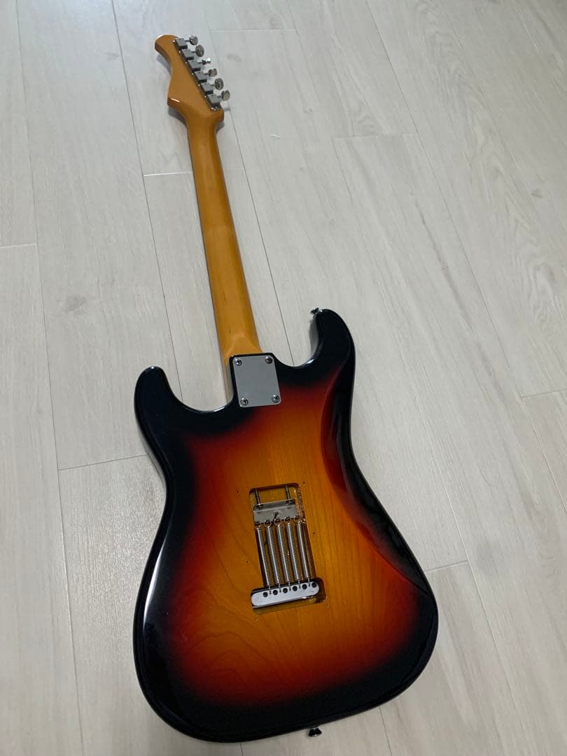 s*n様 bacchus ストラト　初期ロゴ　改造多数