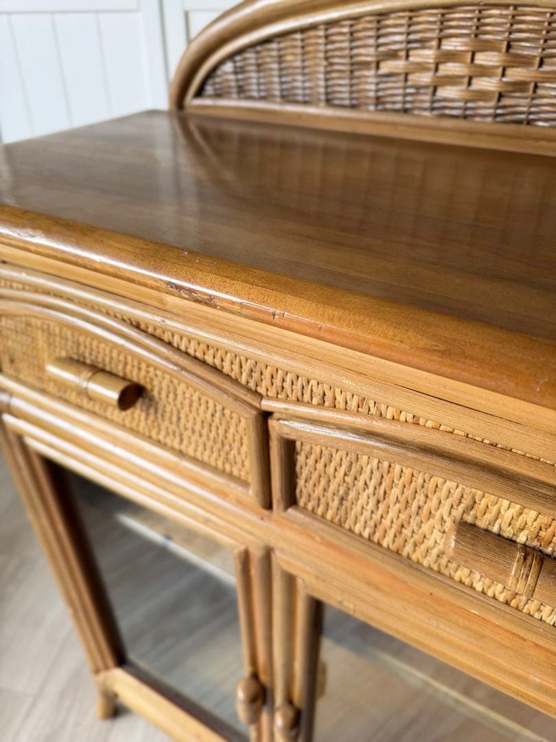ラタン 籐家具 サイドボードチェスト ヴィンテージ ガラス扉 引き出し レトロ