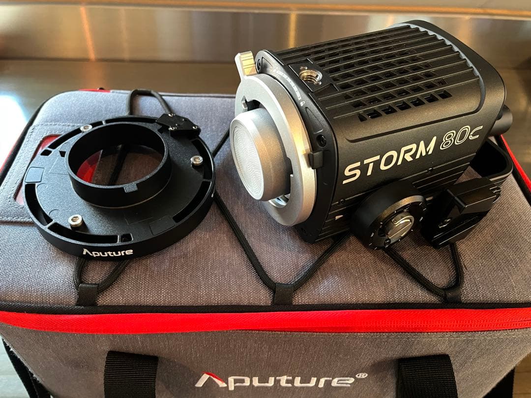 Aputure Storm 80c ボーエンズマウント変換アダプター付
