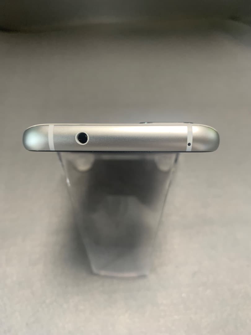 超美品 ASUS Zenfone 8 256GB ホワイト色