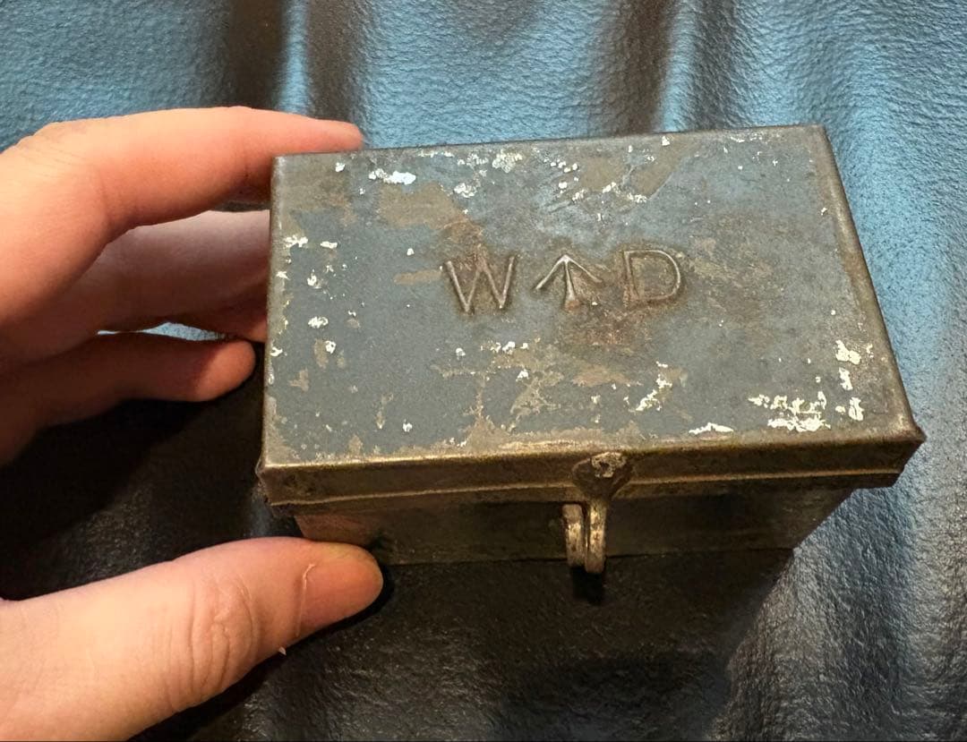 英国陸軍省 メタルボックス W↑D