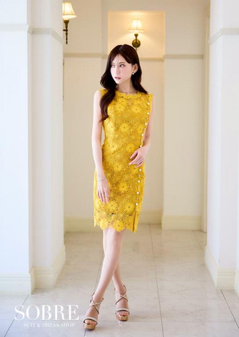 新品未使用　SOBRE イエローレースドレス パールボタン付き