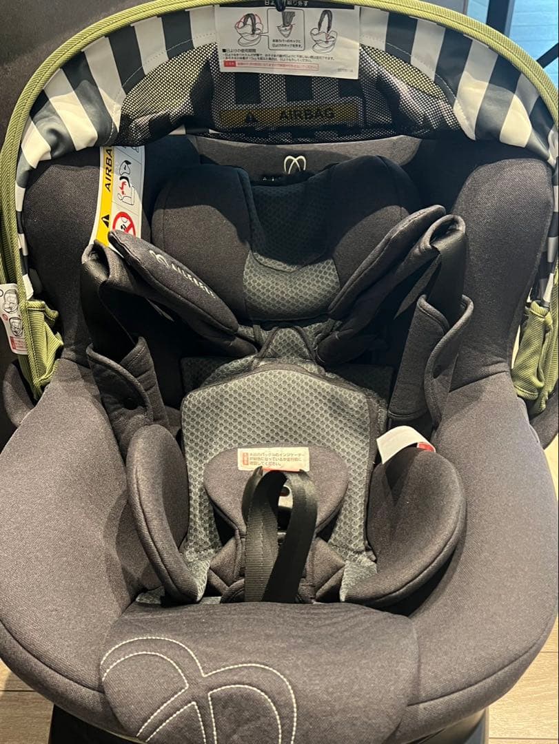 エールべべ　KURUTTO 5Oui クルット 5ウィ　チャイルドシート