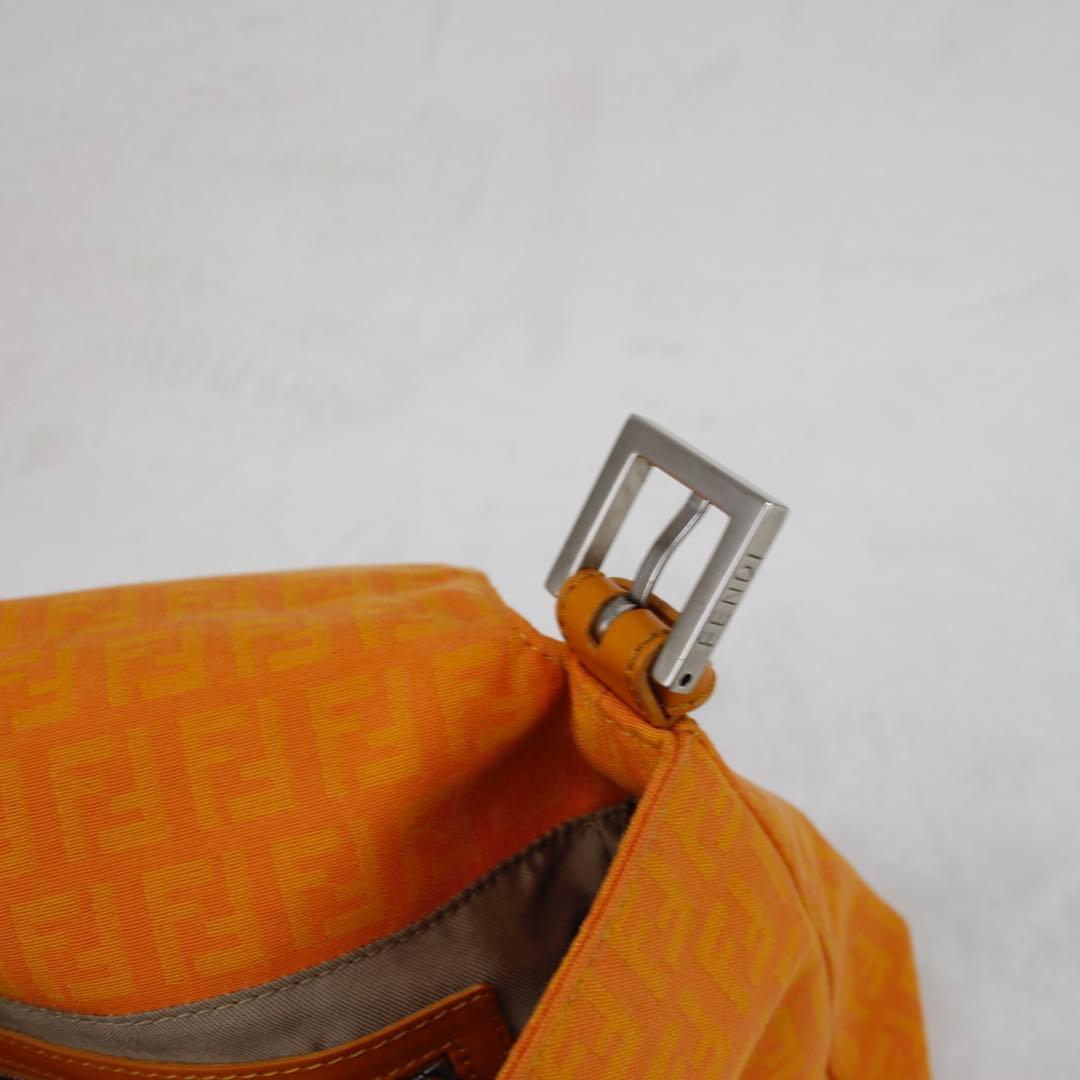 レア色　Fendi FFロゴ マンマバケット　オレンジショルダーバッグ