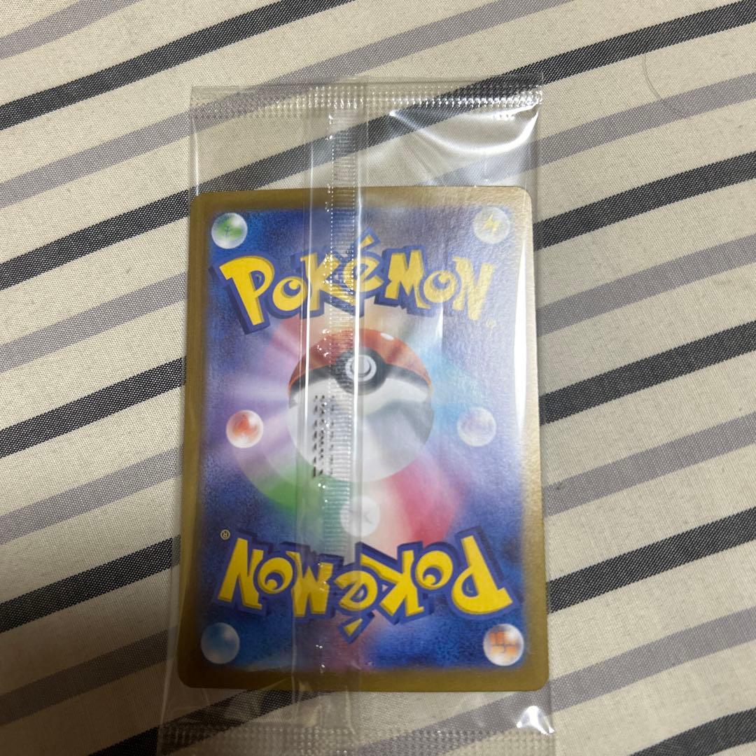 K*I様 ビクティニ　争奪戦　未開封　センタリング良好