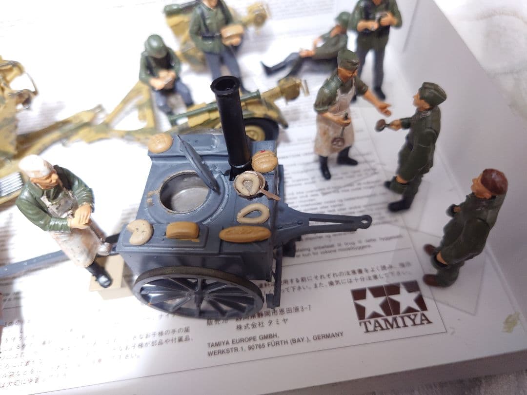 仮出品1/35タミヤイタレリドイツ軍東部戦線戦車12両+兵士+炊飯セット　完成品