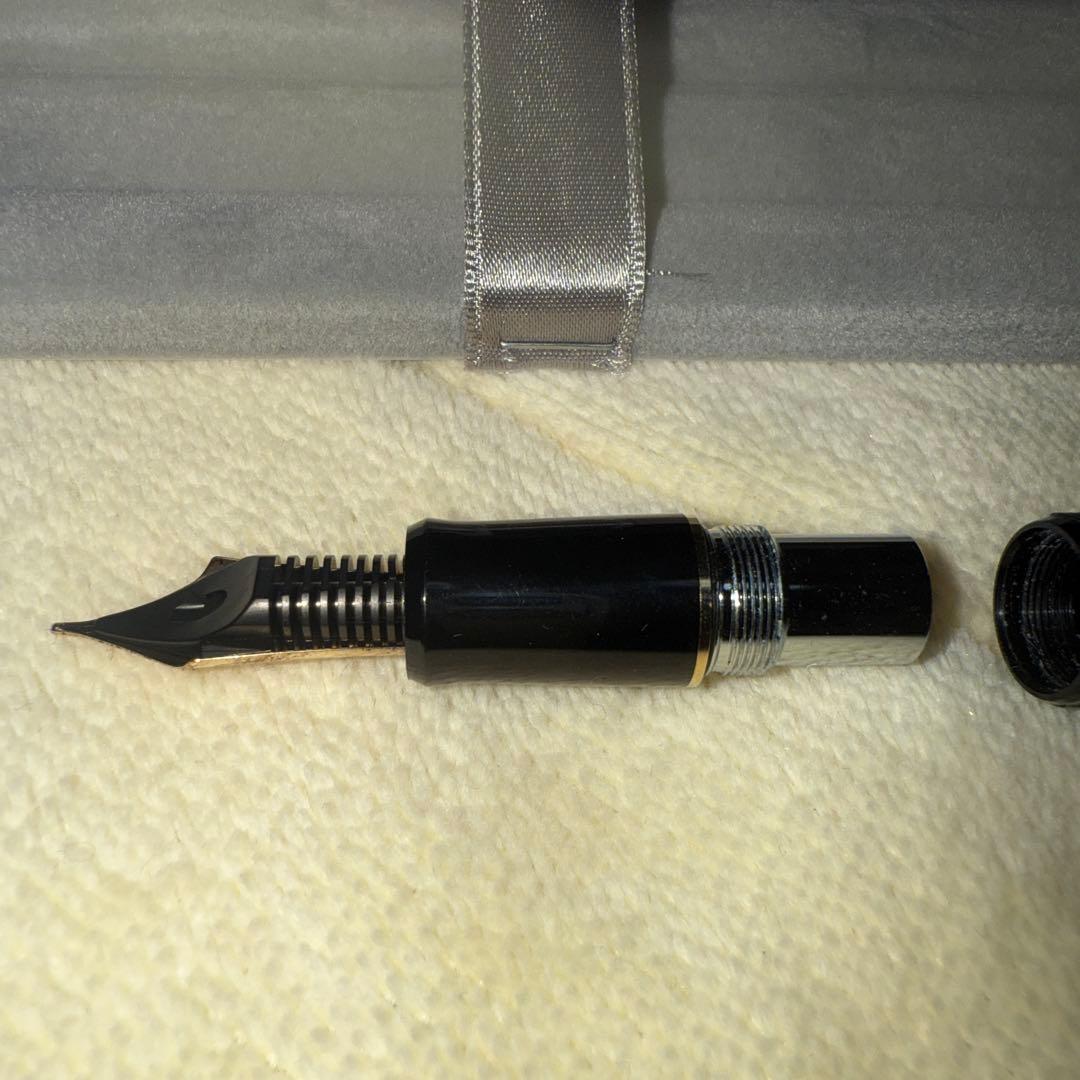 PILOT 万年筆　カスタム743 ブラック インクカートリッジ付き