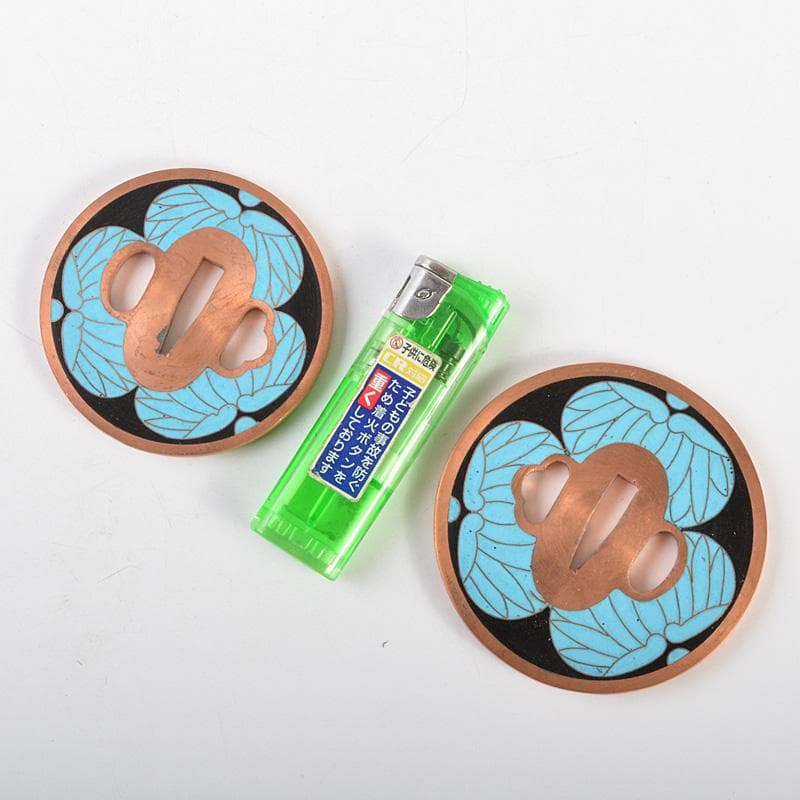 武具　刀装具　銅地　七宝三葉葵紋鍔　一對　桐箱付　C　7262