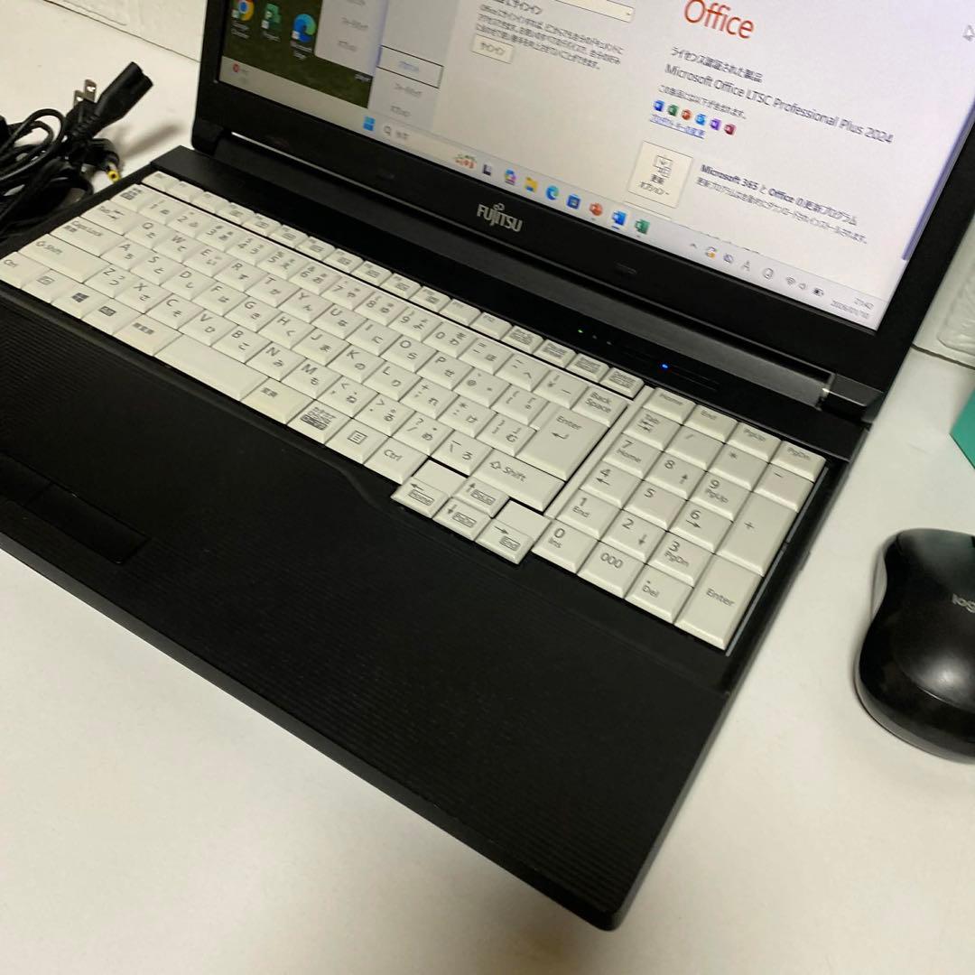 Windows11 オフィス付き　Core i5 SSD メモリ8GB 富士通