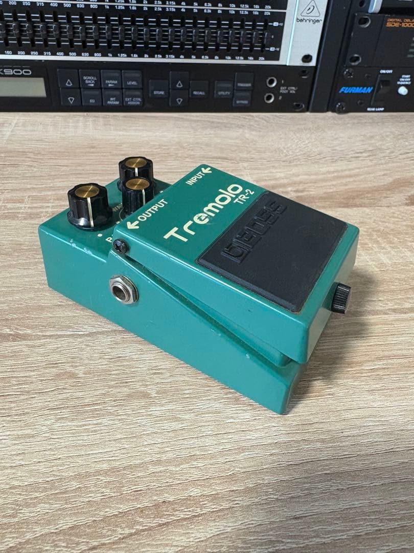 BOSS TR-2 Tremolo エフェクター