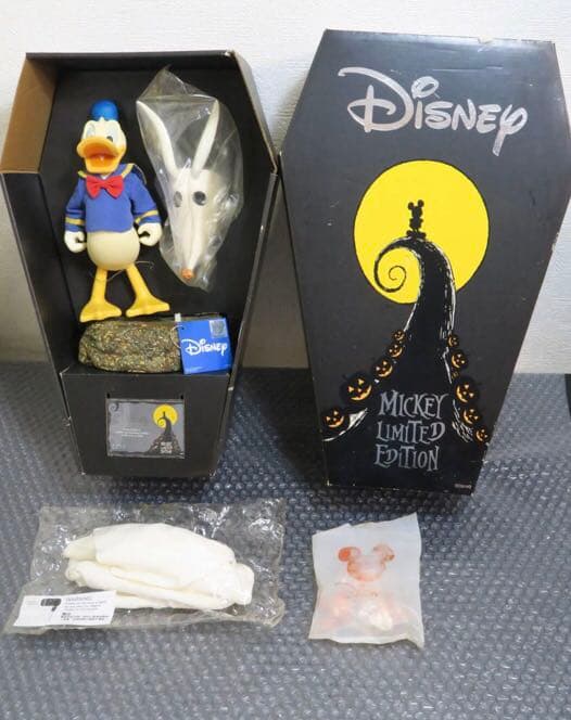 レア世界限定品500体ディズニーナイトメアコラボフィギュア