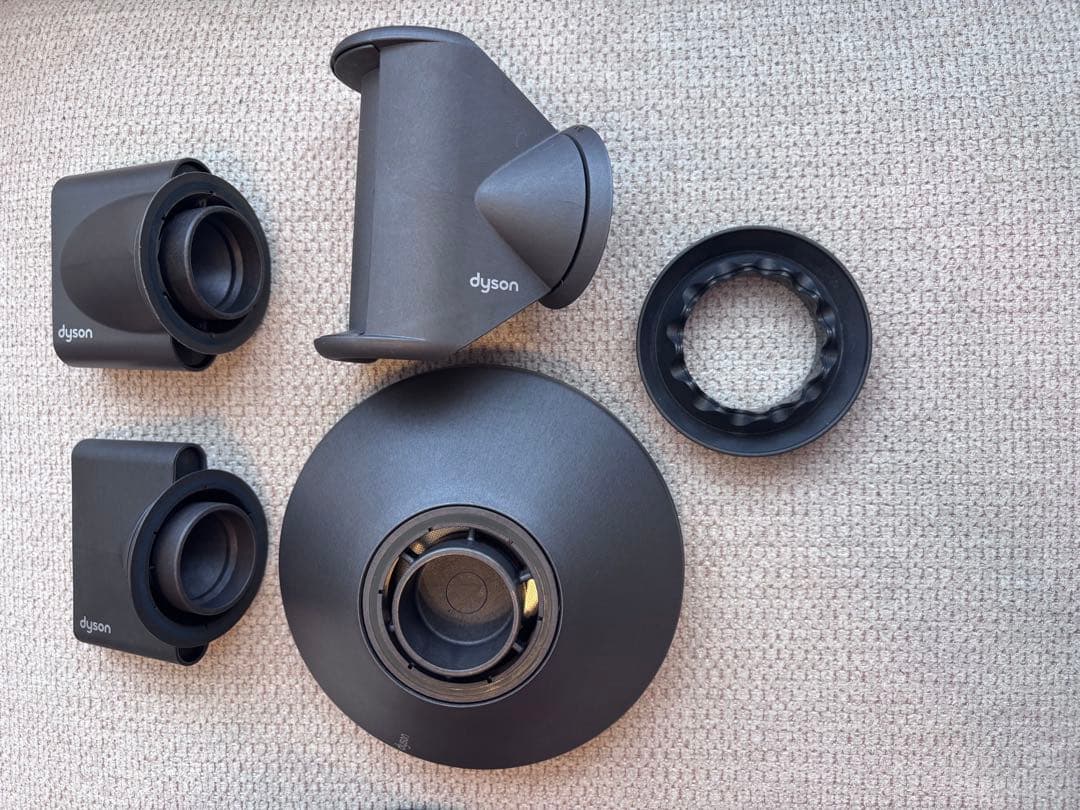 Dysonダイソン ヘアドライヤー HD08 ピンク　スタンド付き（ジャンク品）