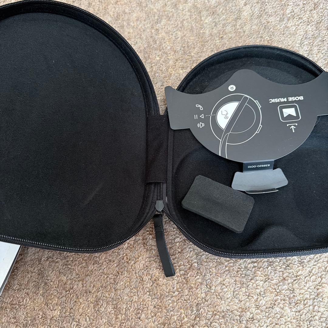 BOSE ノイズキャンセリングヘッドホン　700 箱、ケース付き