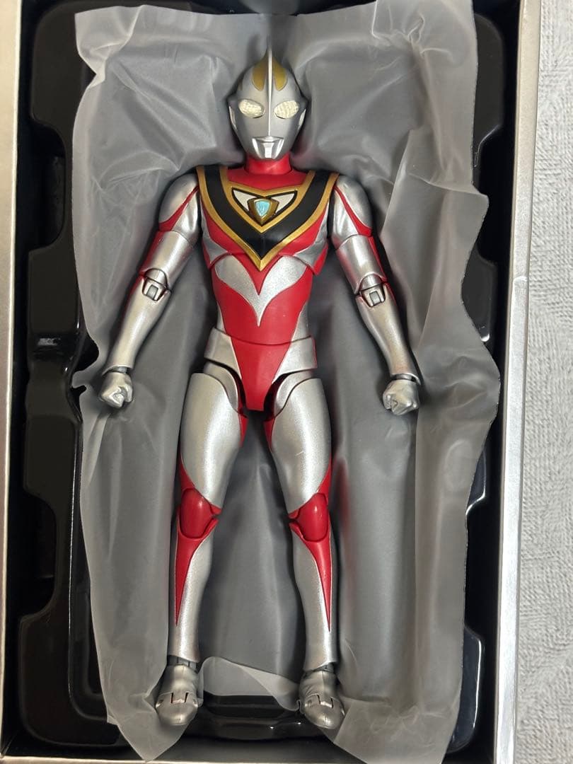 真骨彫ウルトラマンガイアセット