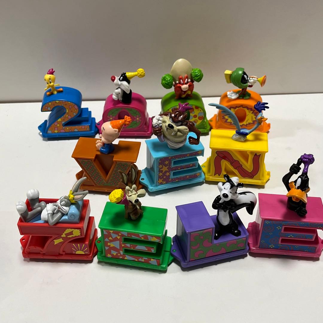 【激レア】海外限定　セブンイレブン　ルーニー・テューンズ　ミニカー　フィギュア