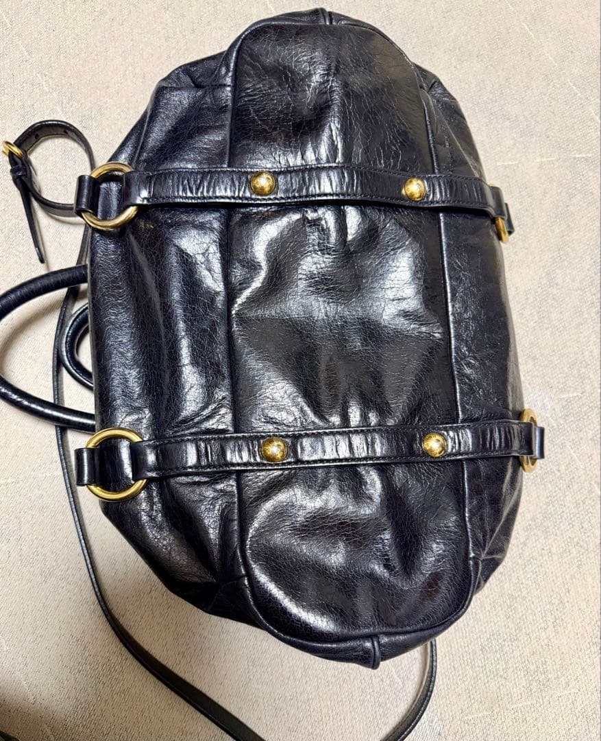 ミュウミュウ￼黒レザーショルダーバッグ ゴールド金具