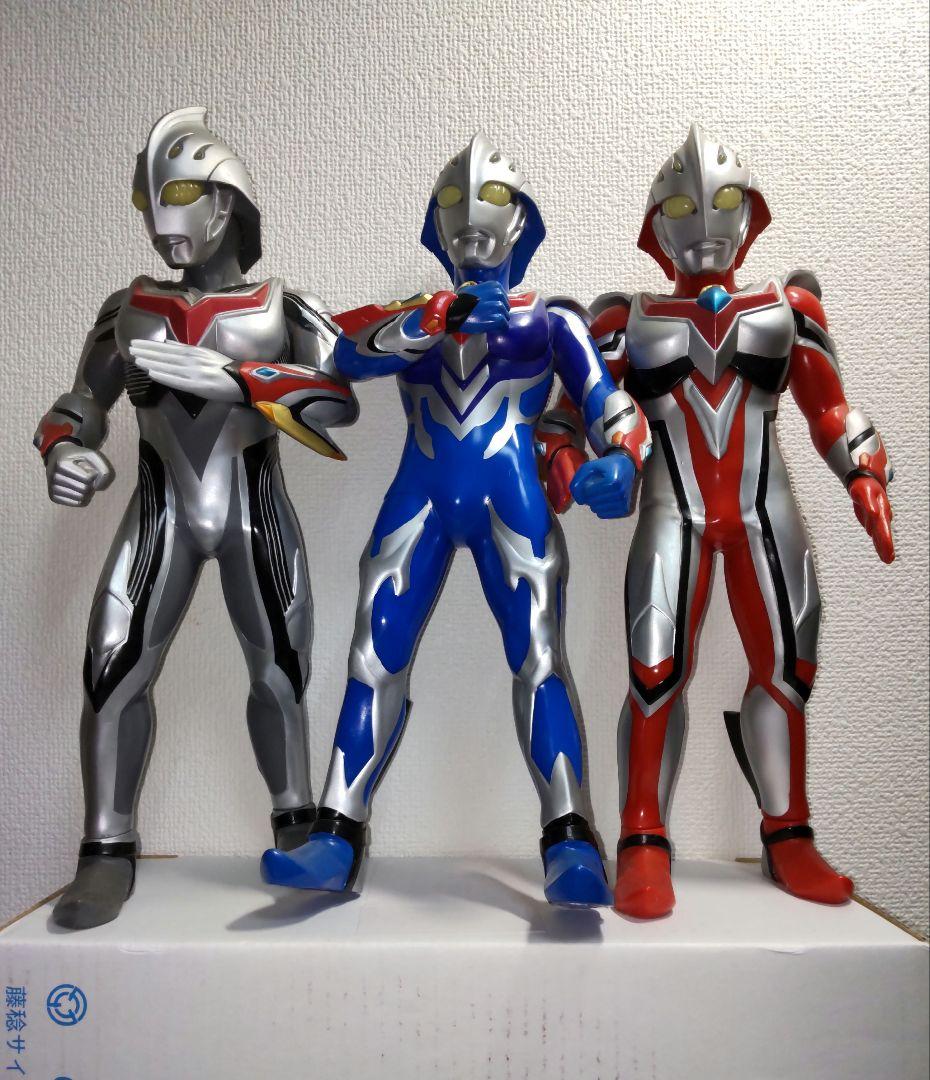 ウルトラマンネクサス、ビッグサイズフィギュア3体。34cm