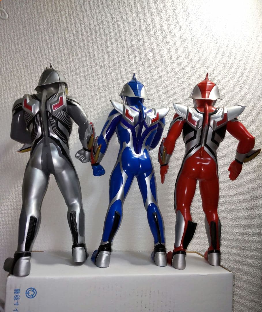 ウルトラマンネクサス、ビッグサイズフィギュア3体。34cm