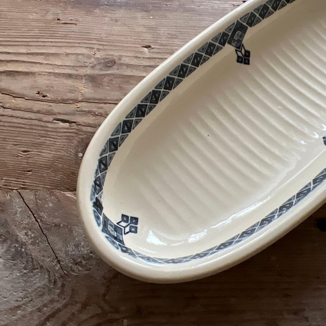 St Amand製 陶器のソープディッシュ フレンチアンティーク ヴィンテージ