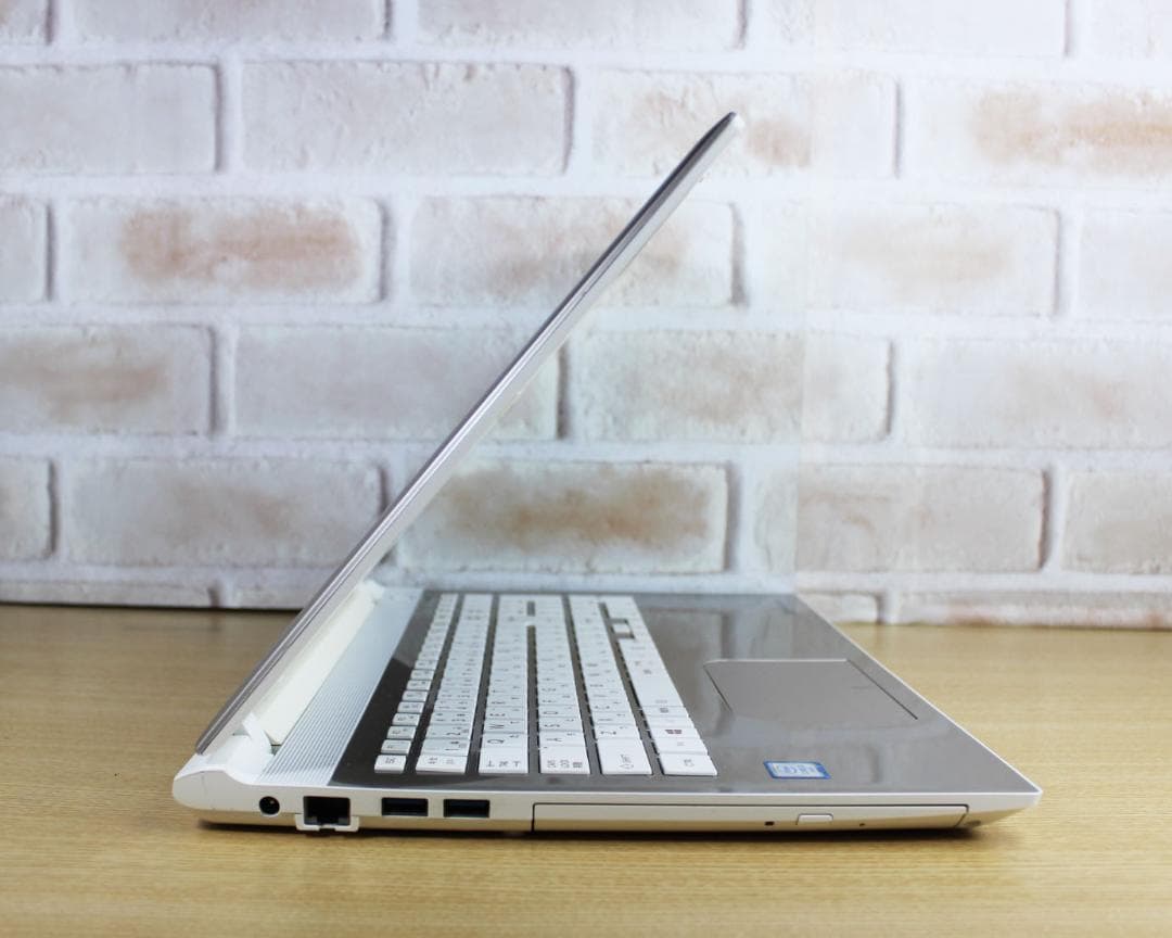 ✨SSD搭載 Core i3✨ メモリ8GB Windows11 オフィス付き