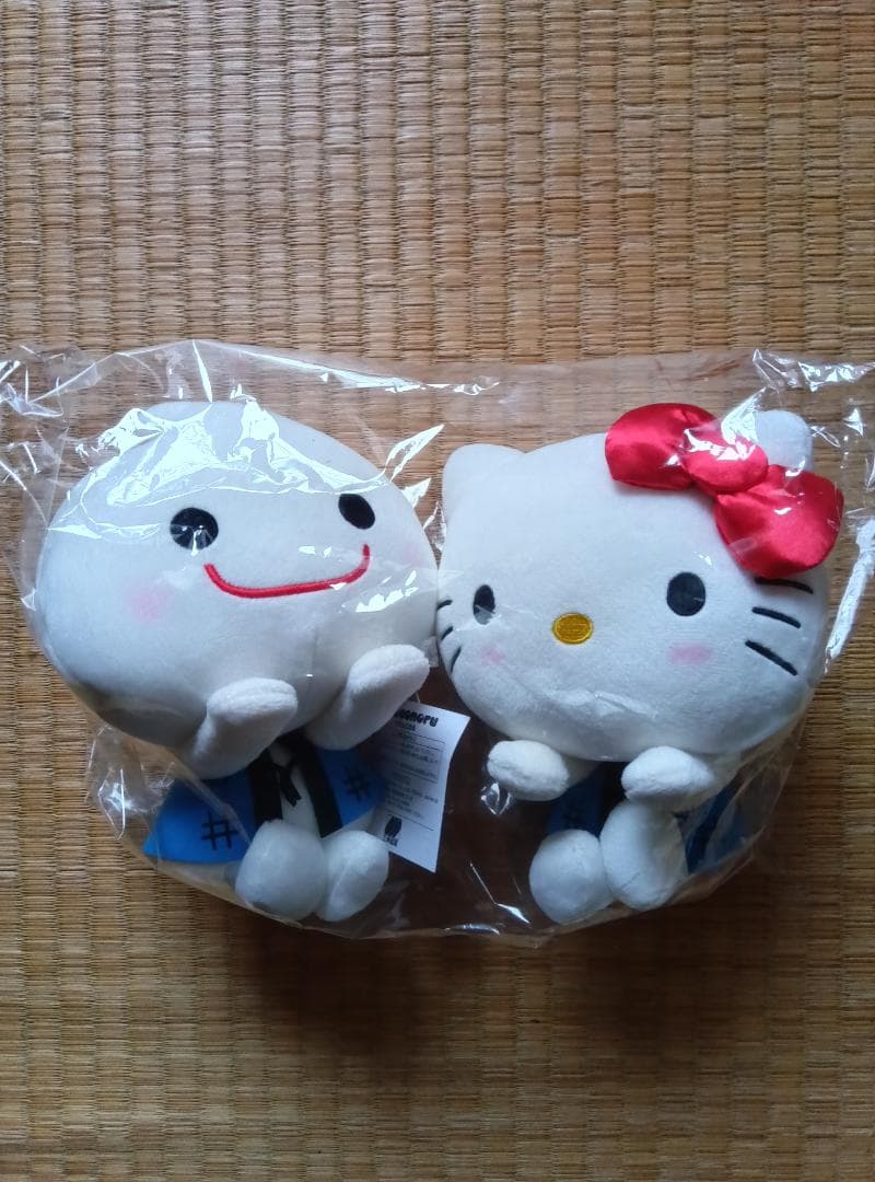 ホワミル　✕　ハローキティ　コラボぬいぐるみ