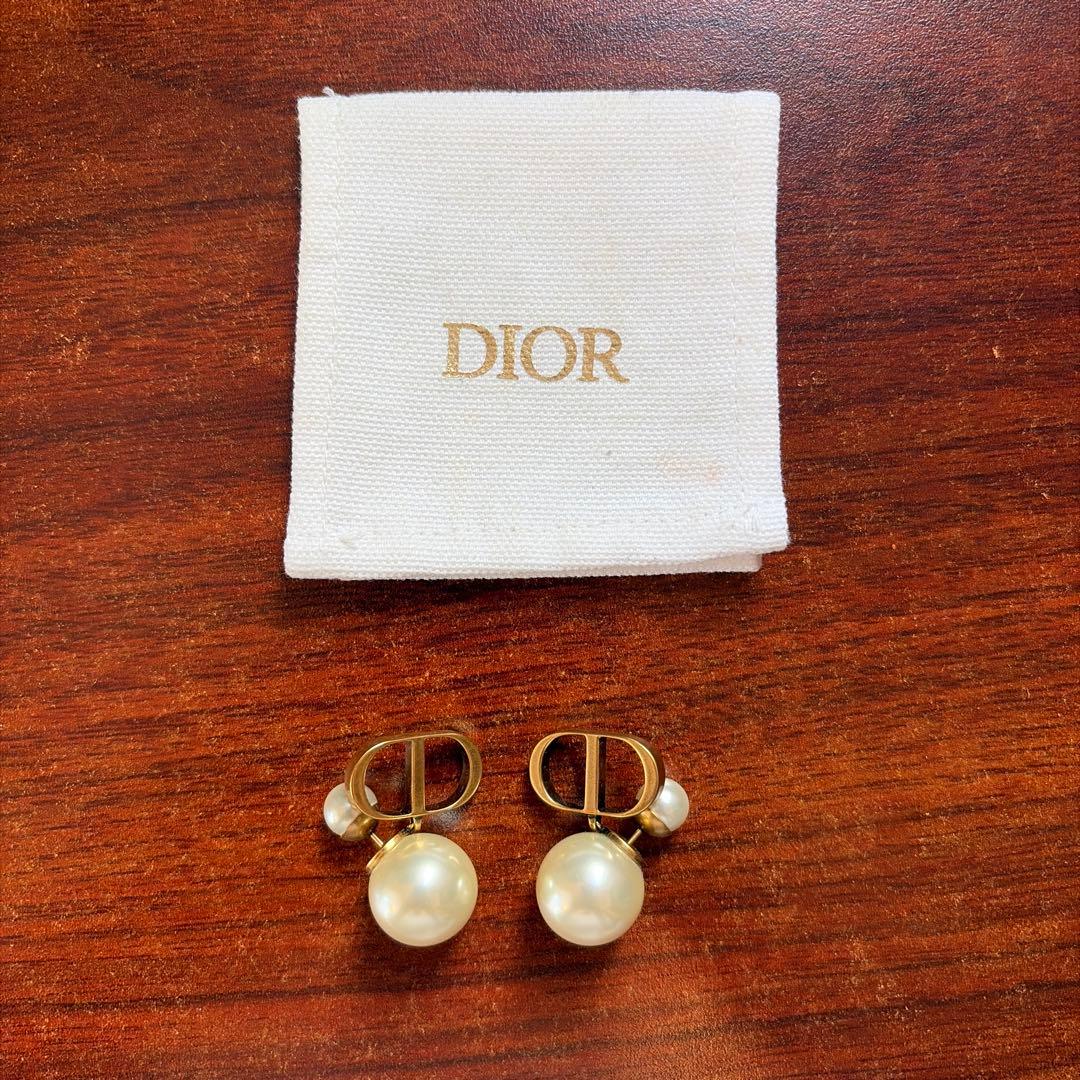 Dior パール付きピアス 専用ポーチ付き