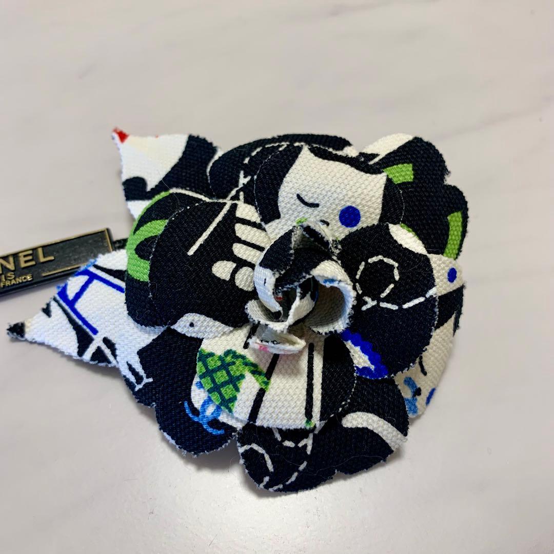 新品タグ付き　シャネル　キャットCCプリント　カメリア　コサージュ　ブローチ
