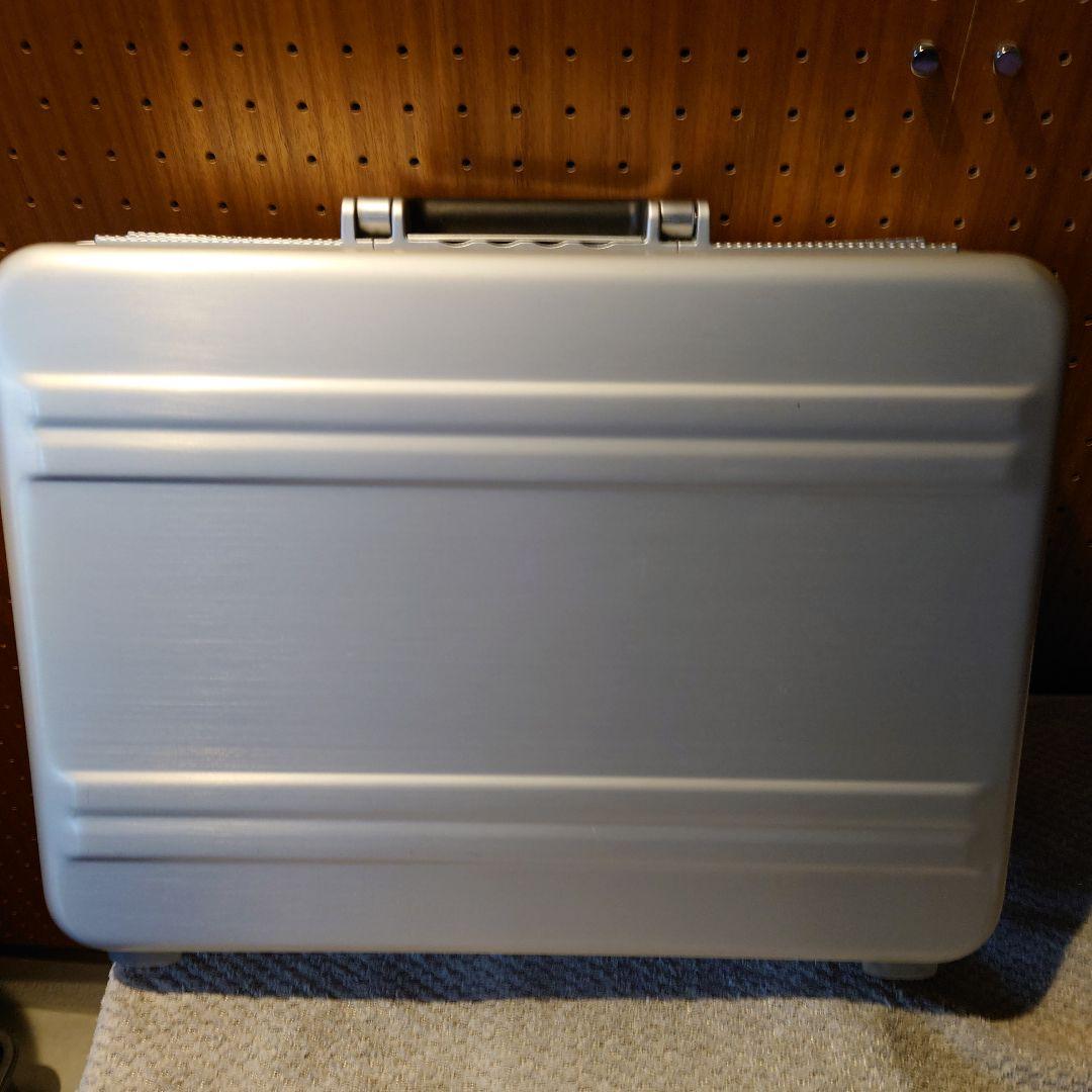 ZERO HALLIBURTON アルミアタッシュケース 上級 ダイヤルロック