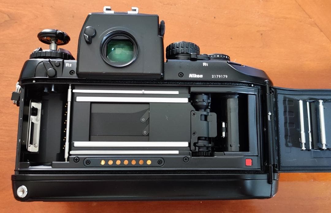 Nikon ニコン F4 完動／プレビュー鳴きなし ②