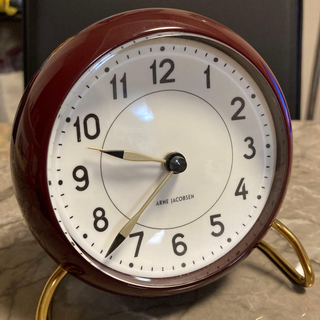 アルネ ヤコブセン ステーション テーブルクロック　バーガンディ
