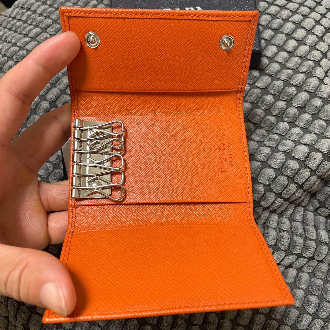 新品未使用　PRADA キーケース 三角ロゴ 6連 サフィアーノレザー オレンジ