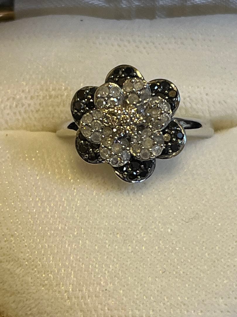 moｍo超美品未使用に近い　笠原真寿美k18WGお花リングQVC gstv